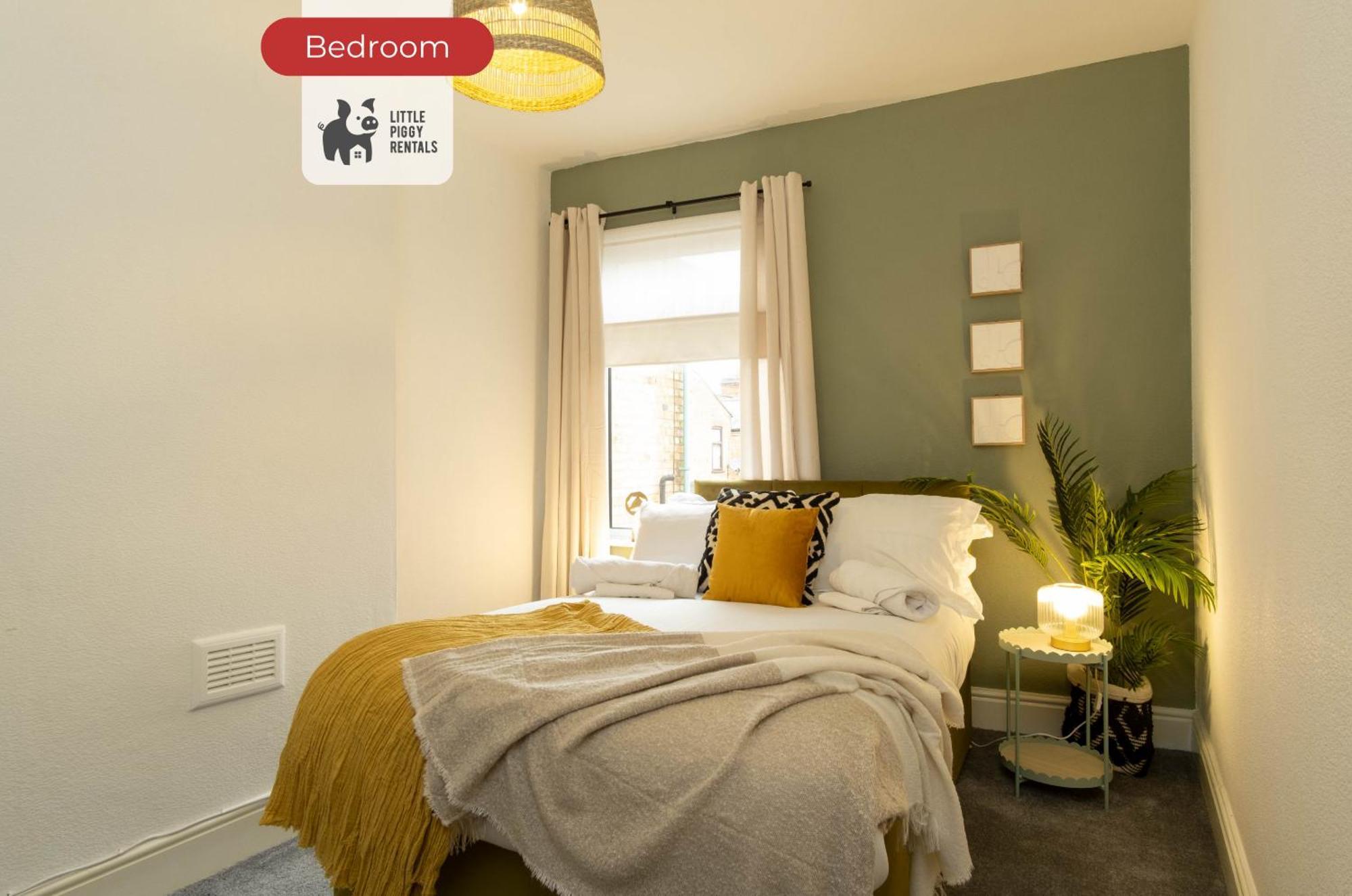 2 Bedroom Apartment By Littlepiggyrentals Short Lets & Serviced Accommodation Leicester With Wi-Fi, Free Parking & Outdoor Area Room photo