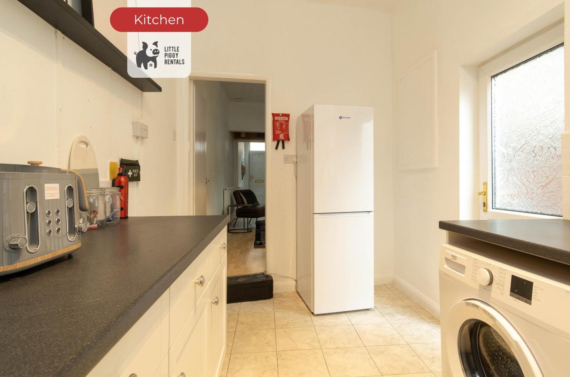 2 Bedroom Apartment By Littlepiggyrentals Short Lets & Serviced Accommodation Leicester With Wi-Fi, Free Parking & Outdoor Area Room photo